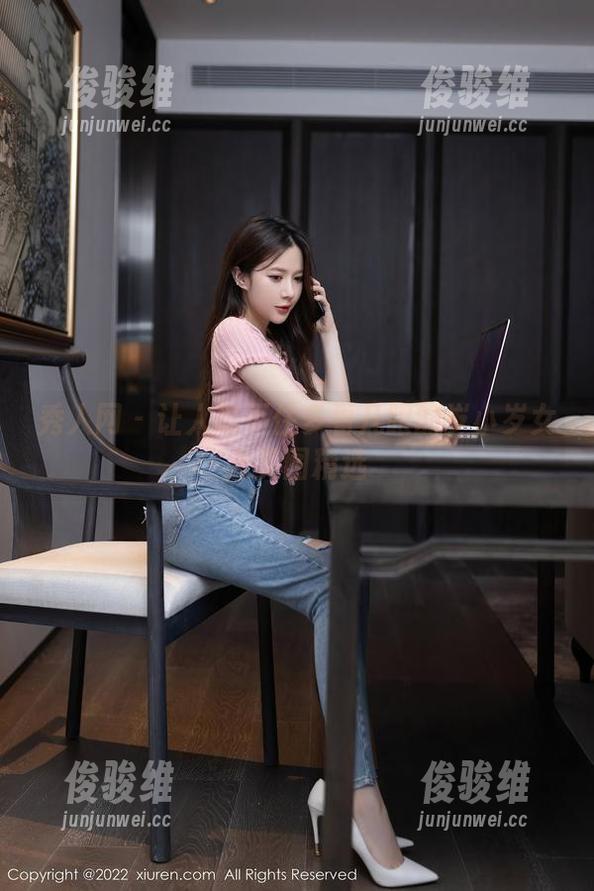秀人网 - 让人忍不住多看几眼的岁小岁女友美图精选