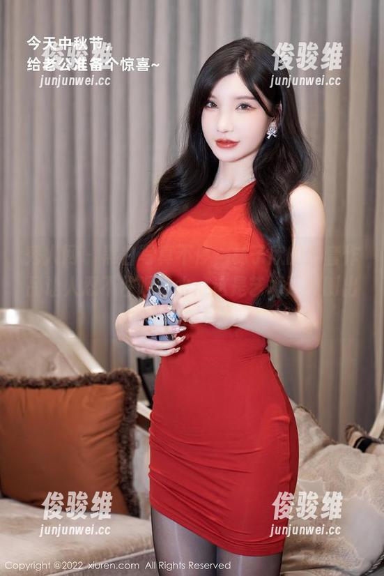 秀人网 - 黑白写真不停，林子欣的全套作品让人忍不住咽口水：这是艺术还是刚出炉的蛋糕？