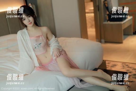 秀人网 - 制服控必看！梦心玥的美图图集，让你欲罢不能！