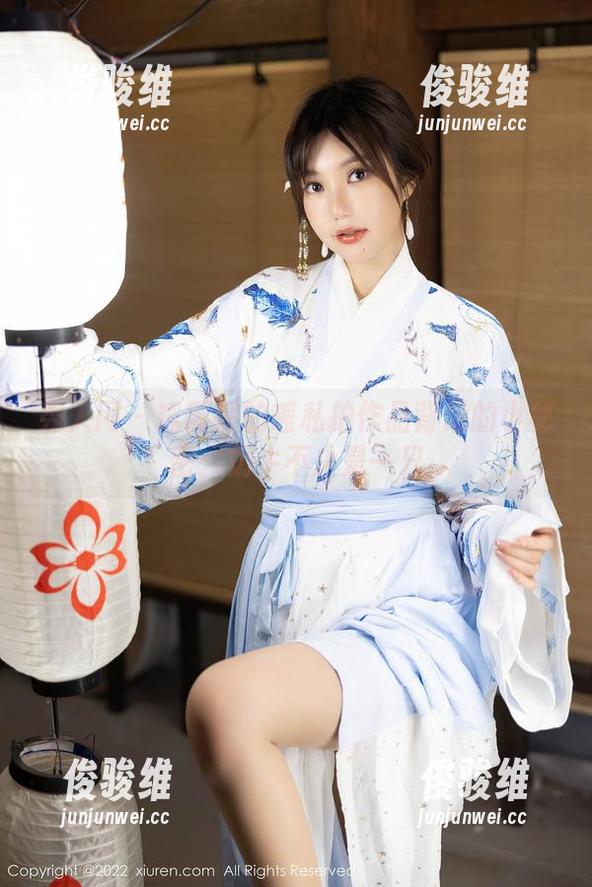 秀人网 - 瑶啊摇的瑶私拍作品背后的小秘密：奶牛不止是一只