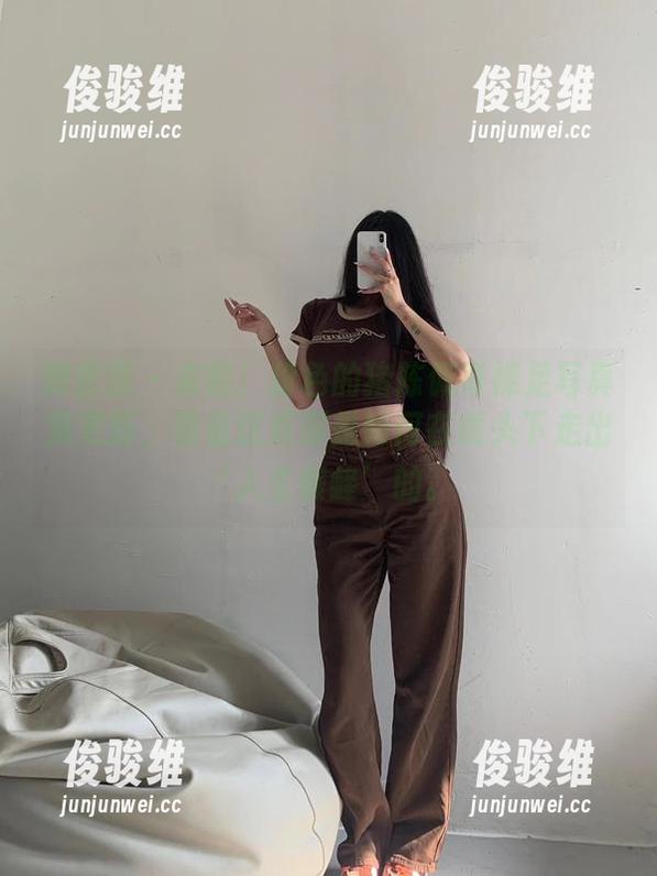 微密圈 - 来啦！粉色的猪陈佩奇裸足写真集更新，看看这双脚是如何在镜头下走出‘人生巅峰’的。