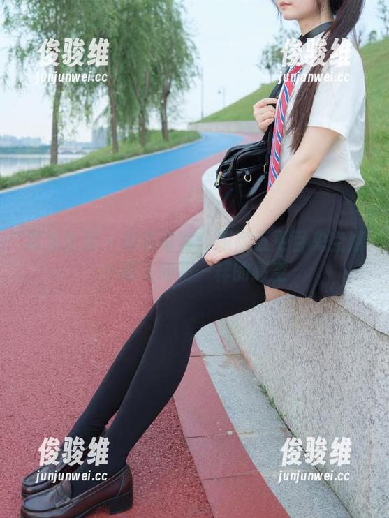 紧急企划 - 最新写真：跟随五更百鬼空姐一起飞向不一样的高空