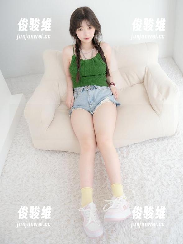 紧急企划 - 不正经的内衣写真，下载林书辞的风格，体验不一样的魅力！
