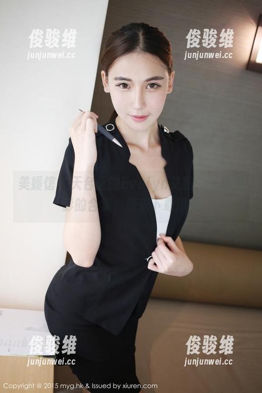 美媛馆 - 天台上的Evelyn艾莉：一场光影的合集，快来下载感受