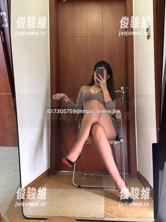 美邵女Baby 微密圈 - 美邵女Baby新晋力作:肉丝连体写真集,打破想象的边界