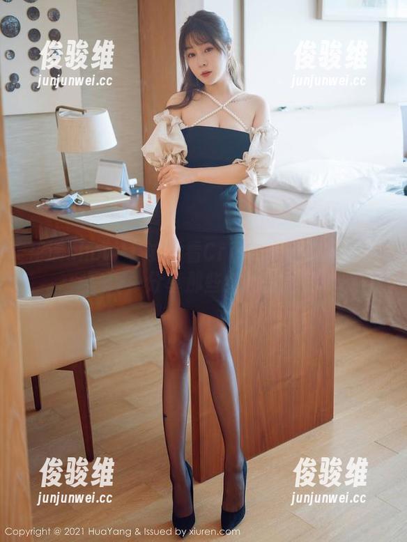 花漾show - 试试看Cris_卓娅祺的网袜写真，分享那些细腻的纹路