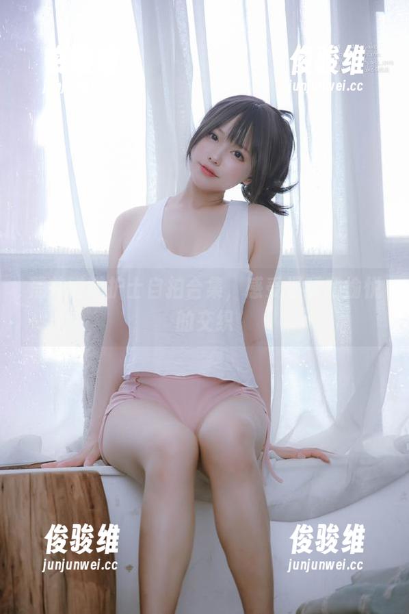 荒井喵喵护士自拍合集，感受温暖和愉悦的交织
