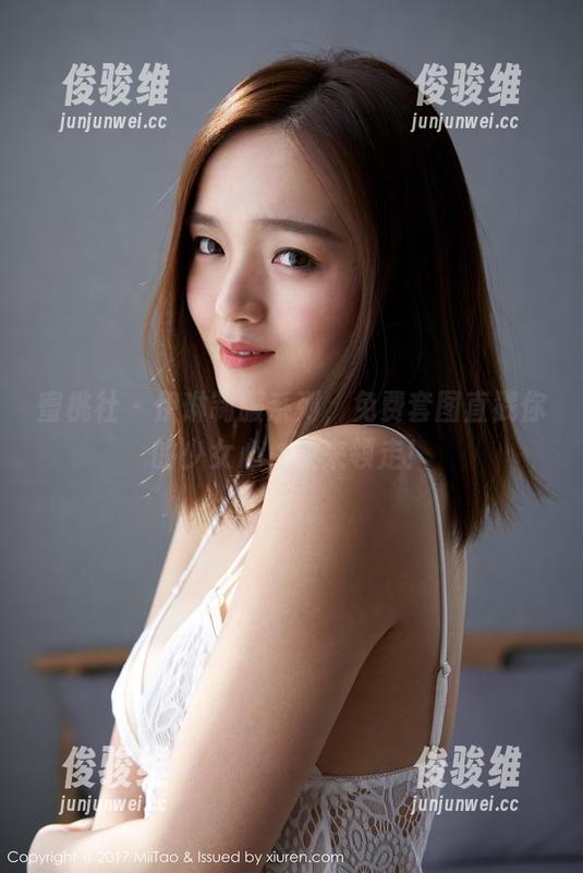蜜桃社 - 伊琳制服系列，免费套图直戳你的少女心，快来领走！