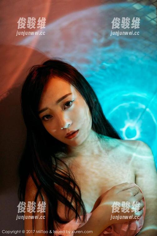 蜜桃社-初月 蜜桃社 - 初月的剧情原图大揭秘:不露脸也有戏,资源让你惊掉下巴!