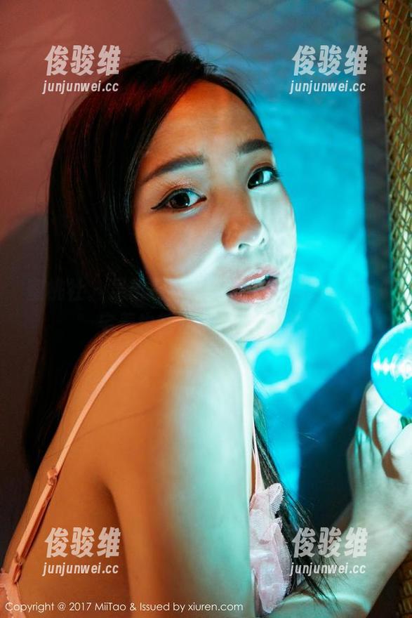 蜜桃社 - 吴凯莉Kelly的高清居家美图：宅着也能吃到视觉大餐！