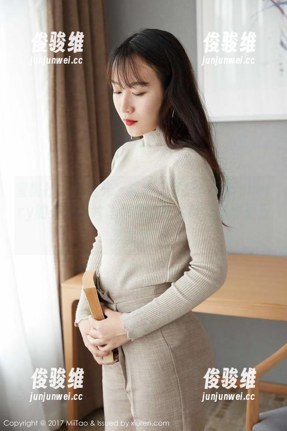 蜜桃社 - 无圣光、真实又性感！雪梨sherry的美脚图片让你见证什么叫“修图是万恶之源”！