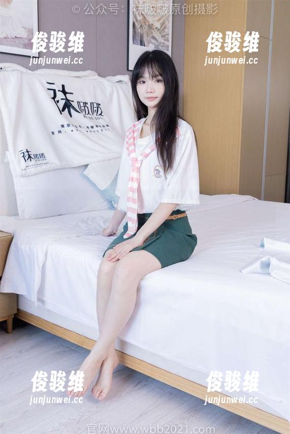 袜啵啵 - 跟随小淳女王：图片与原图中的梦幻之旅，别错过！
