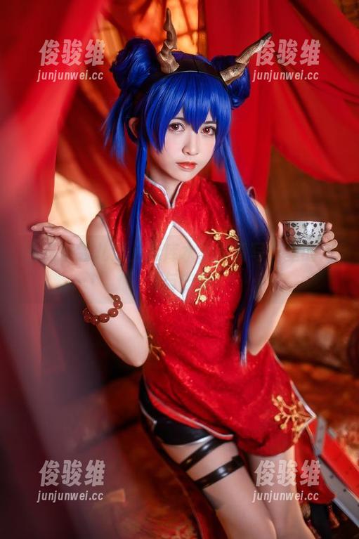 当鳗鱼霏儿遇上死库水，高清写真里的浪潮与宁静