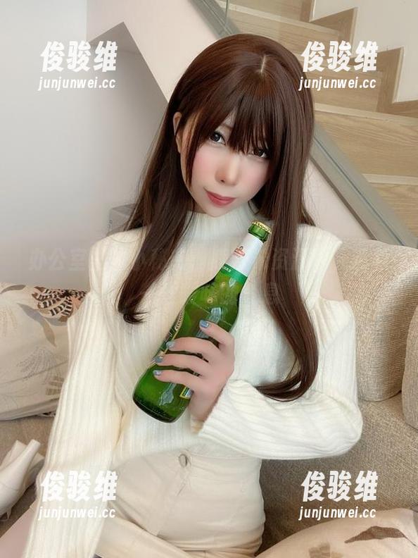 办公室里的小秘密：鹿野希资源包，透着一丝暧昧的气息