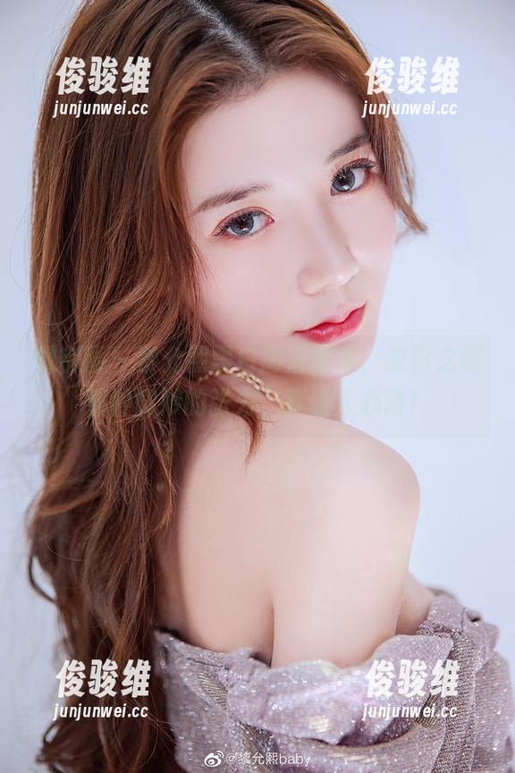 微密圈 - 黎允熙黑白高清图集，光影之间那种微妙的张力，真让人心动！
