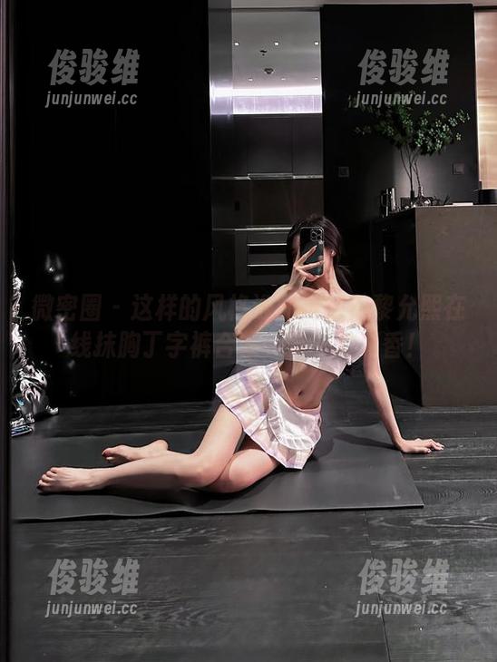 微密圈 - 这样的风格谁能拒绝？黎允熙在线抹胸丁字裤合集，来一波真香！