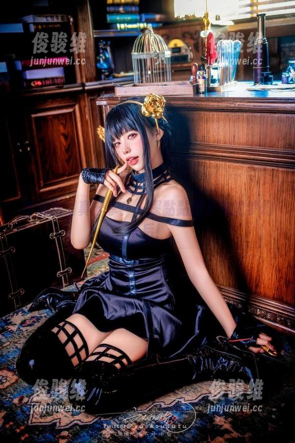 学妹的写真分享：一探黏黏团子兔的梦幻午后！