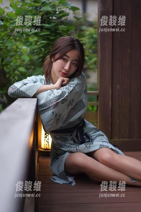 黑川最新和服照大分享：色彩太美，我的心都跟着织出来了！